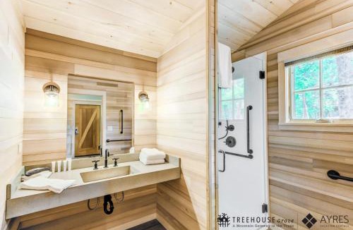 Gatlinburg House | The Spruce in Treehouse Grove at Norton Creek