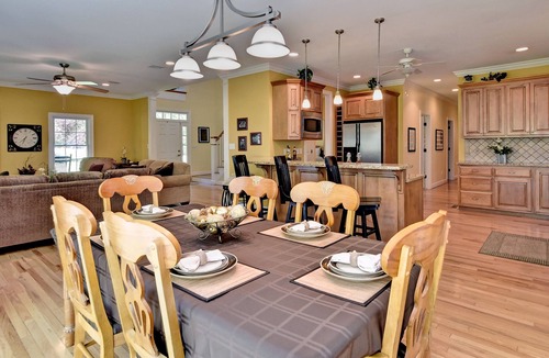 Norge House | The Williamsburg Retreat - Gorgeous Private Acreage