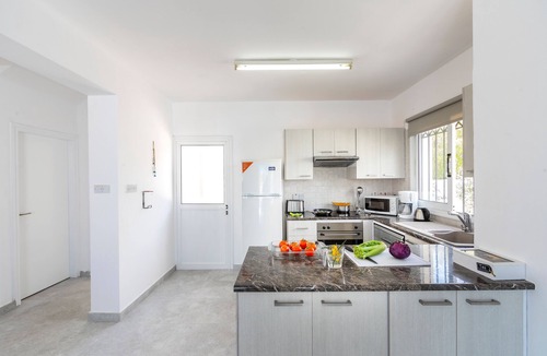 Protaras Villa | This amazing luxury villa is located in the heart of Protaras just 4 minutes walk to the Main Strip