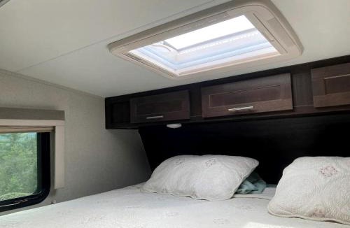 St. Maries House | Tiny Caravan Great for Couples with Landscape Views in Idaho