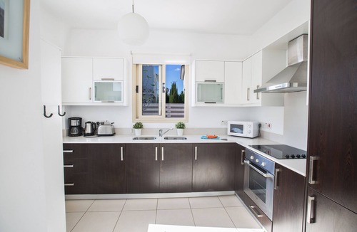 Pernera Villa | Villa Megan,modern 3bdr Villa,close To The Beach