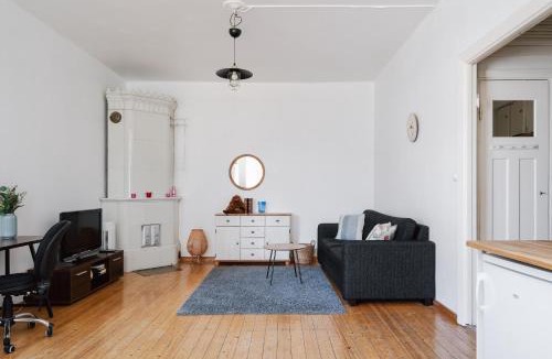 Etu-Toolo Apartment | Vintage 1BR Apt in Kamppi with Perfect Location