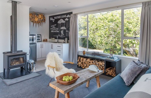 Otaki House | WAITOHU LODGE Otaki - as featured in NZ House & Garden June 2020
