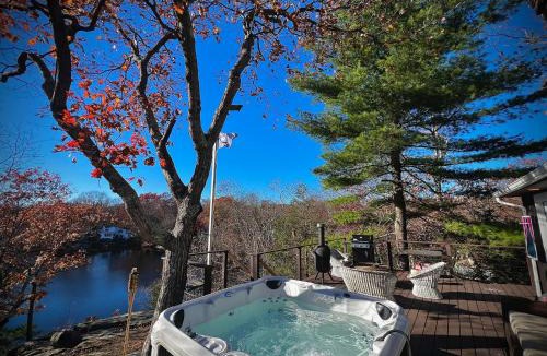 Clinton House | Waterfront Lakehouse Getaway in Clinton with HOT TUB