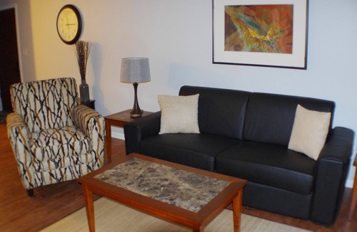 Oconomowoc Condo | Weekly and Monthly Rentals Available! 1 Bedroom/1 Bath Unit!