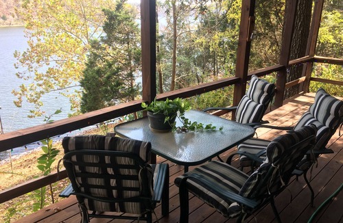Goreville Cabin | WIFI FLEXCATION & RELAXATION! Cozy fireplace, reading, movies, fire pit & more!