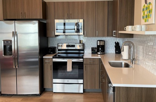 Riverside Apartment | Your Remarkable 2 Bed Travel Apartment Near Riverpark Square Mall