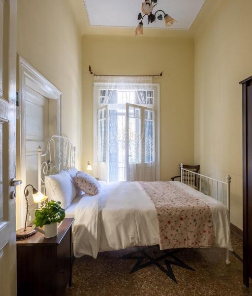 Aristofanous traditional guest house in Psyri
