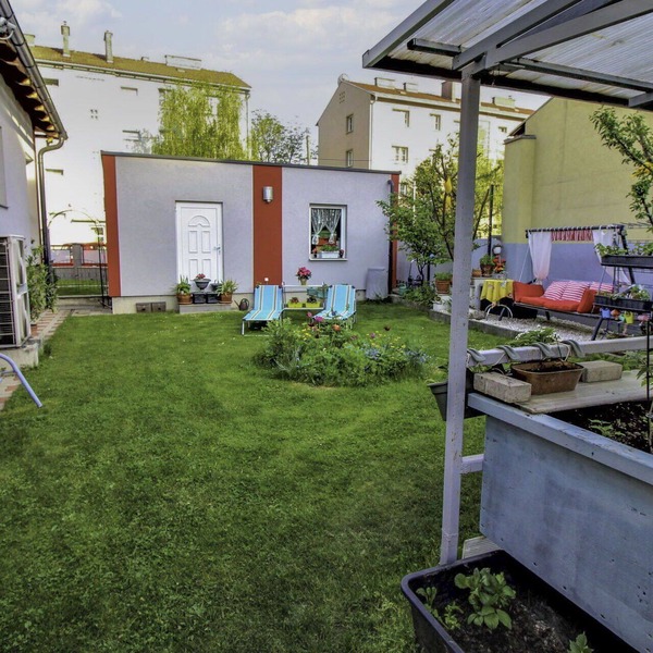 Beautiful apartment for 5 guests with WIFI, TV and patio