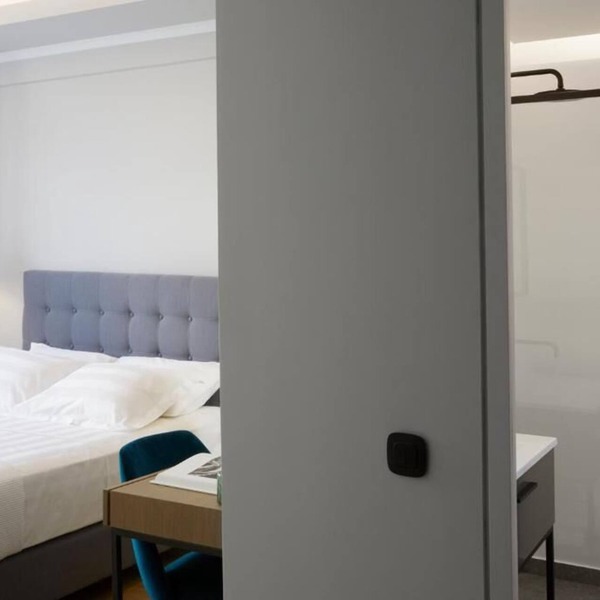 BHA005 - C - Room Athens
