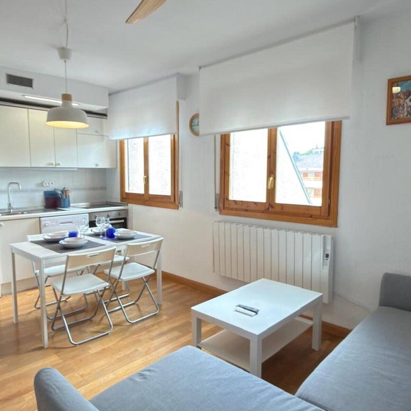 Charming Penthouse with Pool and Parking in Jaca