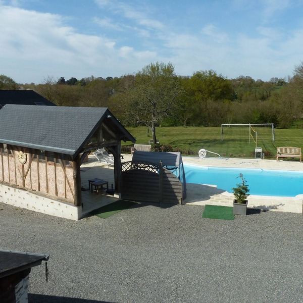 Cottage 5 people with swimming pool and possibility of 4-person gite and reception room in BAZOUGES
