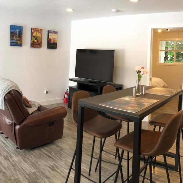 Cozy 1bd Duplex Unit - Downtown Bothell and UW Bothell