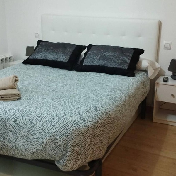 Cozy Apt with Pool in Quiet Area Near Jaca Ice Palace - Parking Included