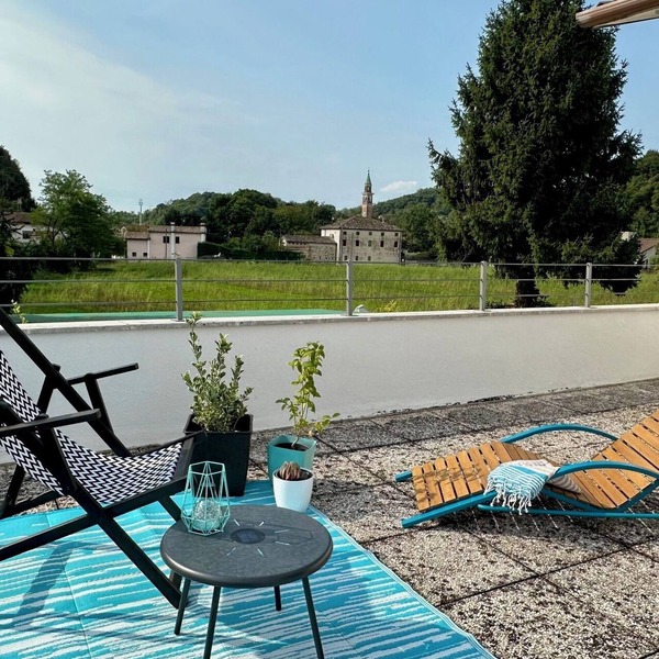 Da Deki apartment with large terrace overlooking Monte Grappa