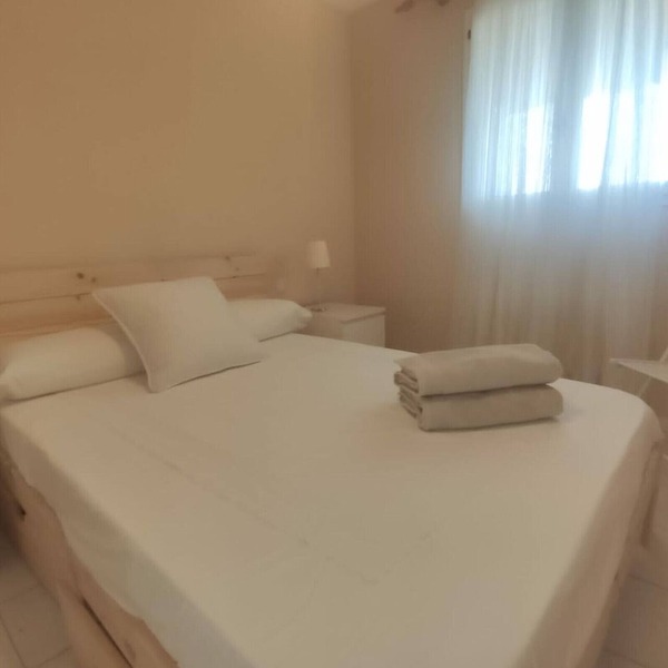 Lovely Apartment in Jaca with Pool Access