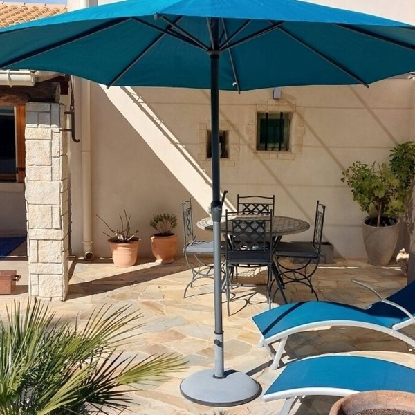Self-contained gîte for 2 people, with kitchen, close to the greenways.