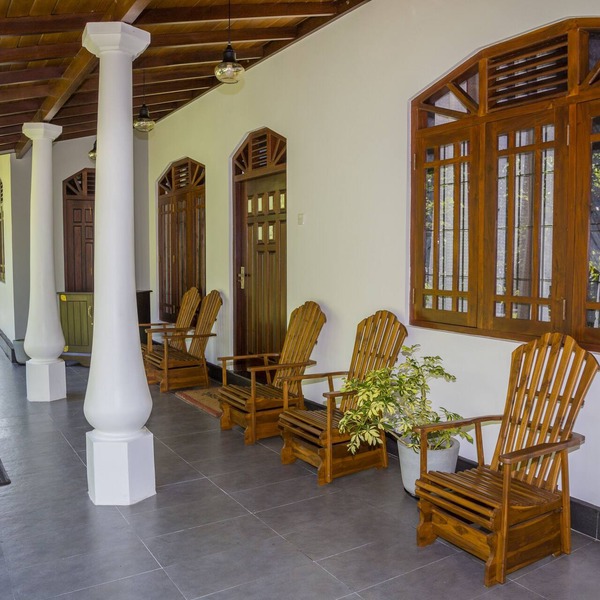Tranquil villa with nature and amenities