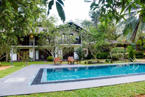 Villa Peacock