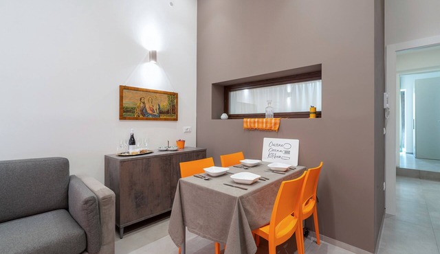 Apartment 'La Casetta Del Cuore' with Private Backyard, Wi-Fi and Air Conditioning