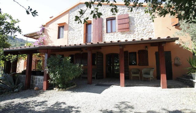 Campo Al Pero - Very cozy, antique stone house with pool to relax and unwind