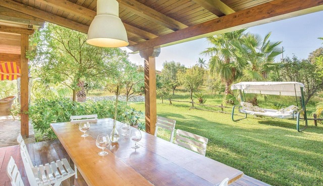 Lovely home in S. Maria di Ricadi VV with WiFi