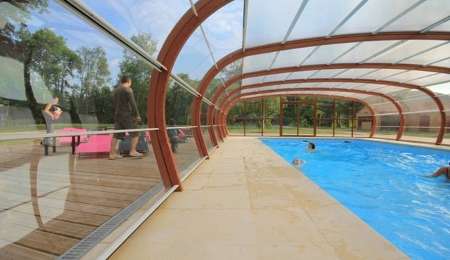 ZEcamping 2 étoiles piscine couverte jacuzzi sauna locatif TV BBQ 34m2 8 pers
