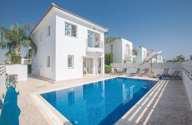 Holiday house Pernera for 1 - 6 persons with 3 bedrooms - Holiday house