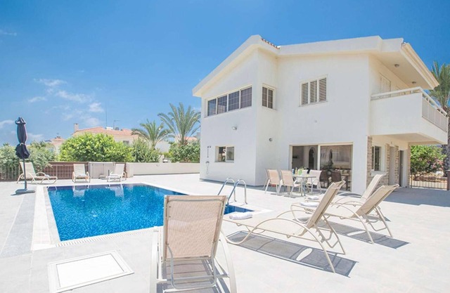 Lovely villa perfect for families, great location