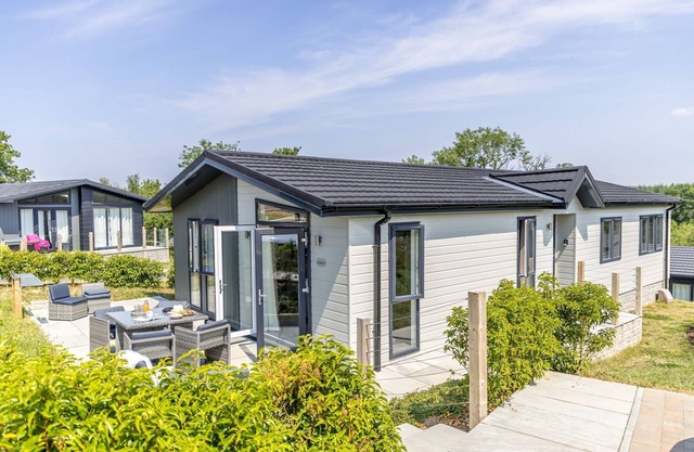 Rose Lodge, 21 Roadford Lake Lodges