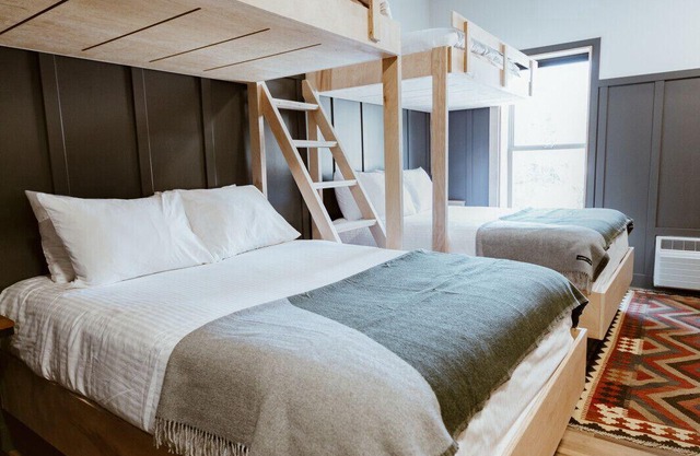 The Flying Steamshovel Inn - Room 2