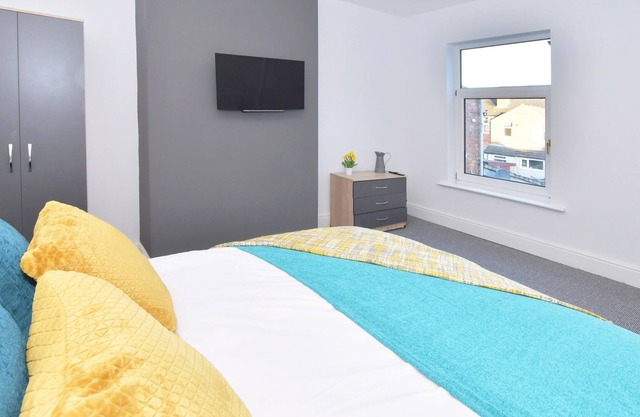 Townhouse @ 15 Brunswick Place, Stoke - Double Ens