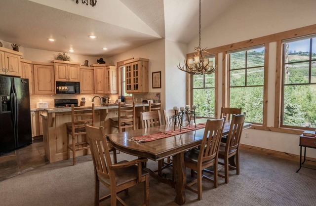 Two Blocks from Park City Mountain Resorts -Town Pointe A 301