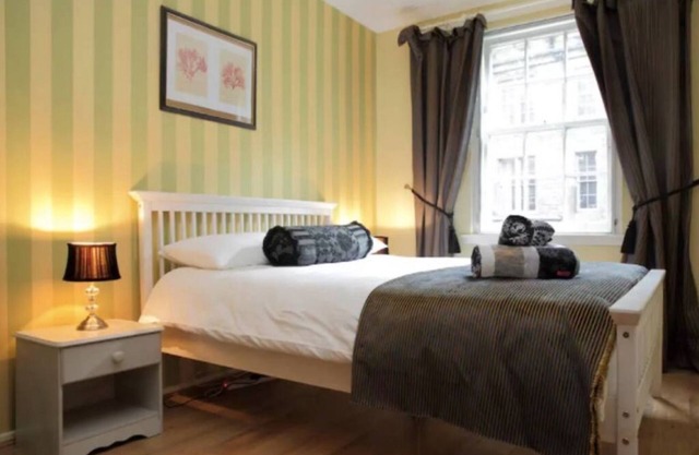 Vibrant Apartment in Edinburgh’s Old Town
