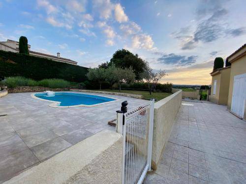 Chateauneuf-du-Pape Villa | 120 m² Villa ∙ 3 bedrooms ∙ 8 guests