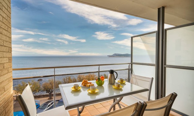 L'Escala Apartment | 125 m² Apartment ∙ 3 bedrooms ∙ 5 guests