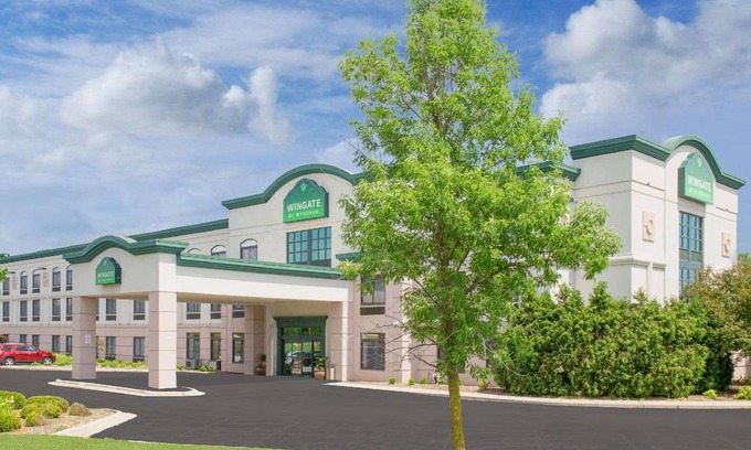 Ashwaubenon Hotel | 30 m² Hotel ∙ 127 guests