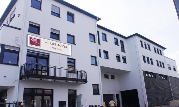 Oberursel Apartment | 30 m² Serviced apartment ∙ 5 guests