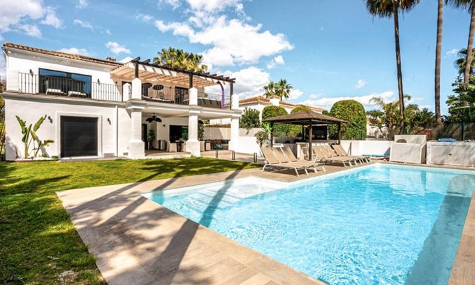 Guadalmina Resort | 350 m² Luxury rental ∙ 6 bedrooms ∙ 12 guests