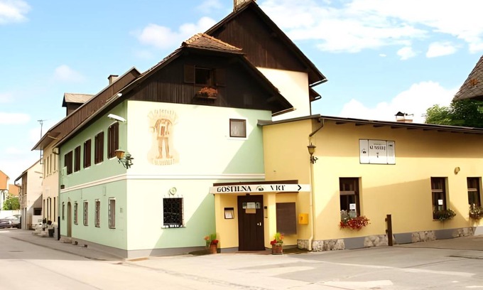 Radovljica Bed & Breakfast | 60 m² Bed and breakfast ∙ 5 guests