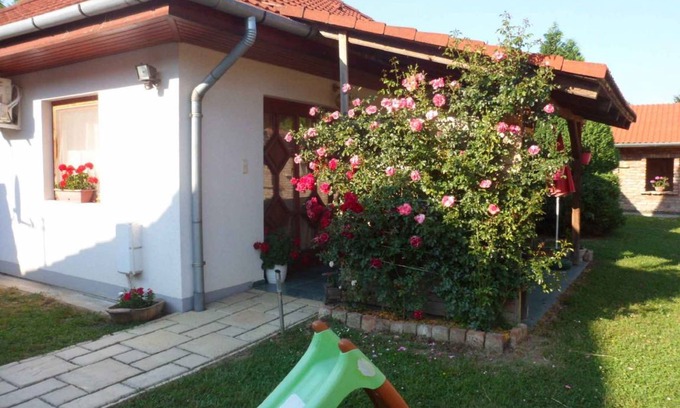 Balatonbereny House | 60 m² House ∙ 2 bedrooms ∙ 5 guests