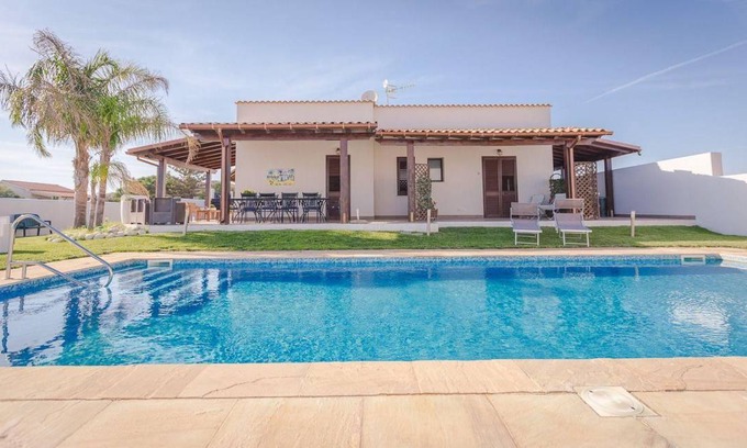 Tre Fontane House | 70 m² House ∙ 4 bedrooms ∙ 8 guests