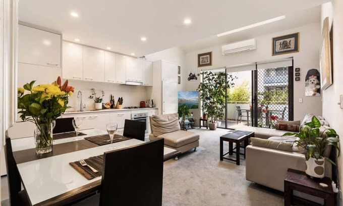 Redfern Apartment | 76 m² Apartment ∙ 2 bedrooms ∙ 4 guests