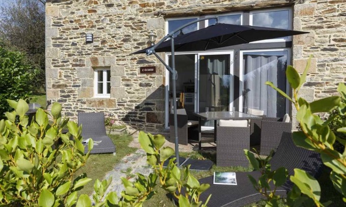 Langoat House | 80 m² Gîte ∙ 2 bedrooms ∙ 4 guests
