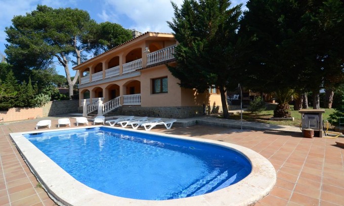 L'Escala Apartment | 90 m² Apartment ∙ 4 bedrooms ∙ 8 guests