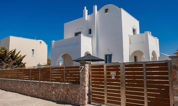 Monolithos Villa | 90 m² Villa ∙ 2 bedrooms ∙ 7 guests