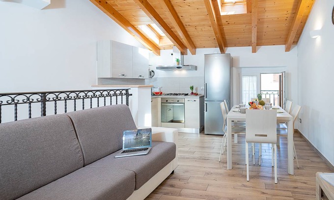 Bardolino House | 92 m² House ∙ 2 bedrooms ∙ 6 guests