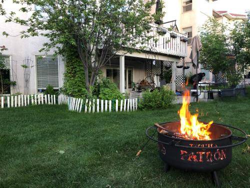 Northwest Calgary Bed & Breakfast | Bed and breakfast ∙ 2 guests