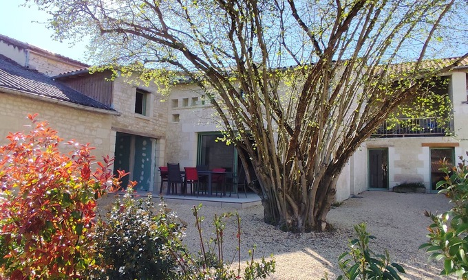 Loudun House | Charming gîte in Loudun-Idéal for 6 people
