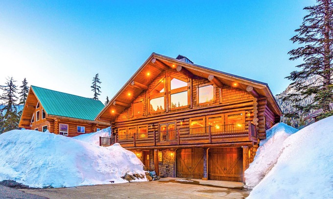 Snoqualmie Pass House | Fire Lodge Premier Family Cabin at Snoqualmie Pass